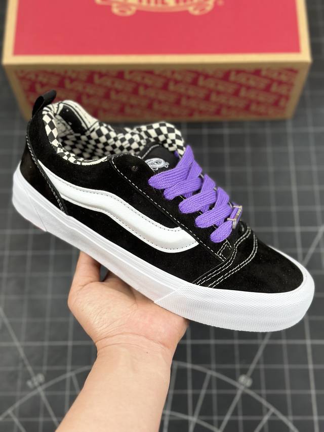 万斯 Vans Knu-Skool 面包鞋 坎普尔 茱利安系列低帮复古硫化休闲运动板鞋“肥胖版大logo” 要说整个年最为热门的鞋型之一， 面包鞋 绝对值得一提