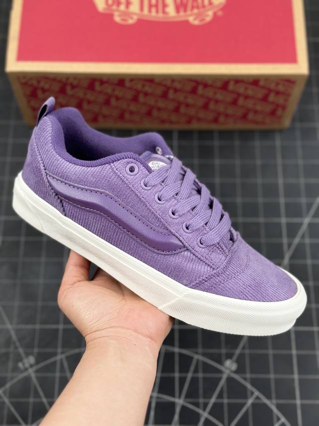 万斯 Vans Sku-Skool 面包鞋 坎普尔 茱利安系列低帮复古硫化休闲运动板鞋“肥胖版大logo” 要说整个年最为热门的鞋型之一， 面包鞋 绝对值得一提