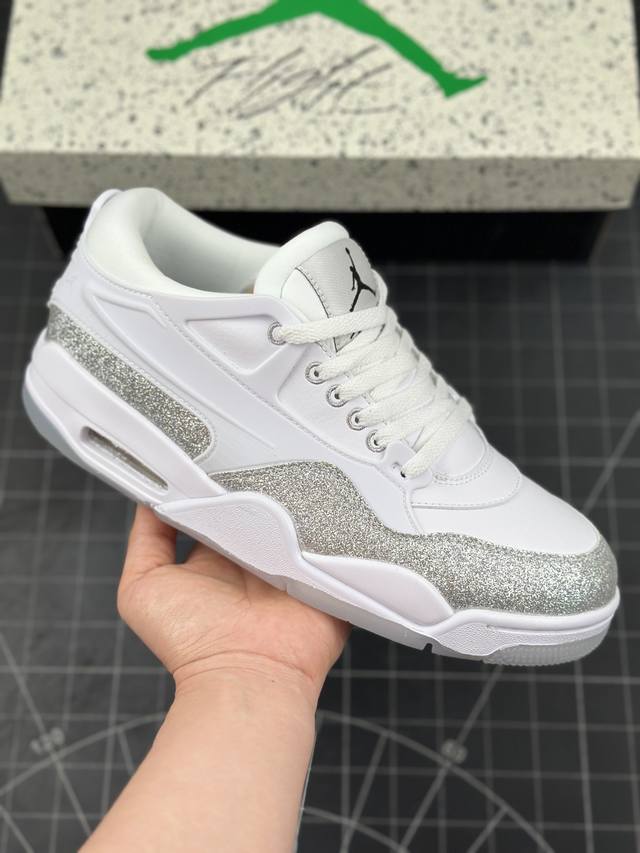 Air Jordan 4 Rm 低帮 满天星 Aj4 乔丹4代 乔丹篮球鞋系列 整鞋采用皮革与麂皮材料打造，鞋面使用白色皮革作为主体，搭配鞋头满天星框架，保留a