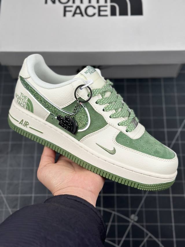 公司级nike Air Force 1 '07 Low “北面联名--满天星绿勾米白配色”空军一号 低帮 运动休闲鞋 折边针车 工艺难度大 原楦头原纸板 原装鞋