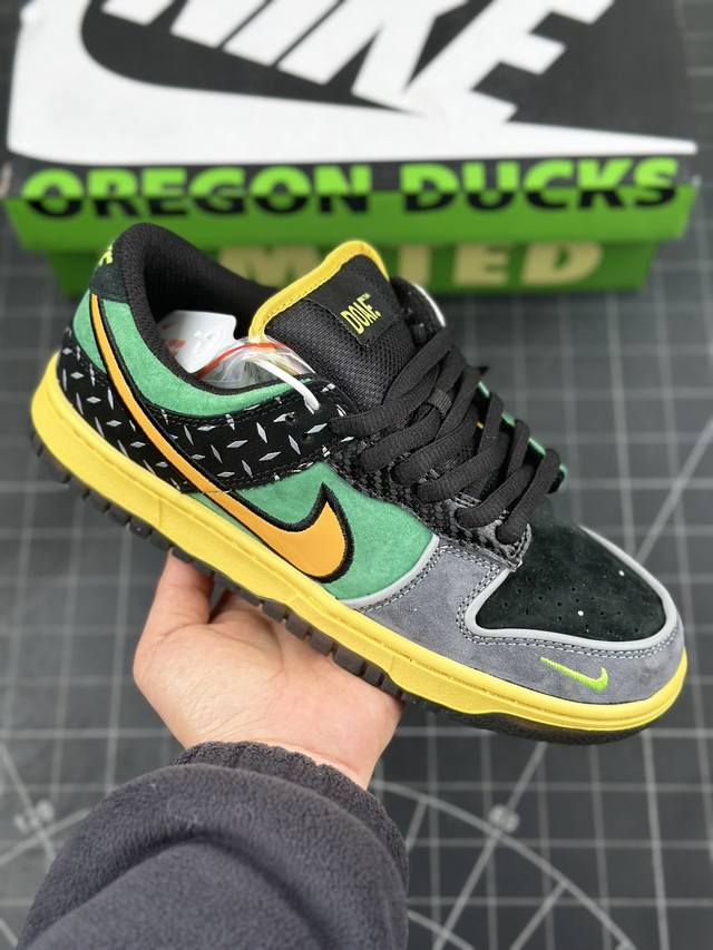 Nike Dunk Low What The Ducks 扣篮系列 复古低帮休闲运动滑板板鞋 由nike与新成立的division St.合作，在设计师tink