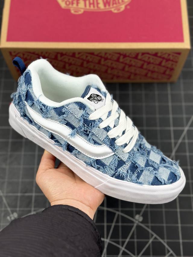 万斯 Vans Knu-Skool 面包鞋 坎普尔 茱利安系列水洗扎染 低帮复古硫化休闲运动板鞋“肥胖版大logo” 要说整个年最为热门的鞋型之一， 面包鞋 绝