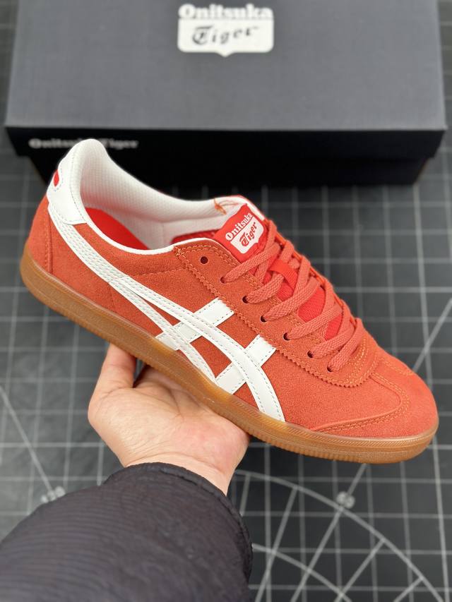 公司级亚瑟士 Onitsuka Tiger Tokuten 复古低帮休闲跑鞋 鞋跟 鞋舌处印有鬼塚虎特有的品牌logo标志 提升品牌的认知度 柔软内里材质 穿着