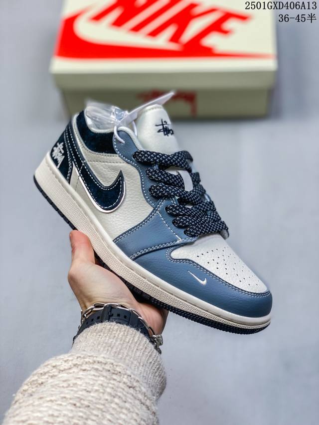 Nike Jordan Air Jordan 1“斯图西联名 蓝白黑底” 高端定制 低帮 复古 减震 防滑 耐磨 篮球鞋 定制鞋盒 大厂纯原品质出货 超高清洁度