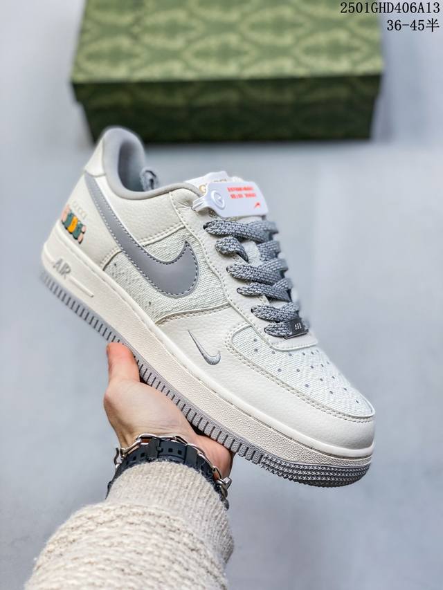 海外限量发售！公司级Nike Air Force 1 '07 Low “北面联名--米红绿双拼”空军一号 低帮 运动鞋 休闲鞋 折边针车 工艺难度大 原楦头原纸