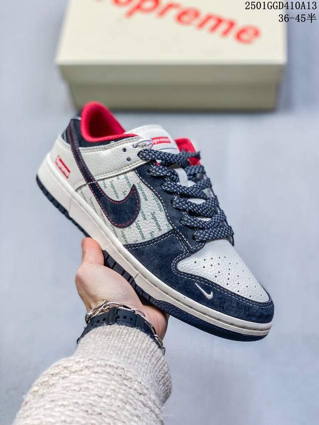 2025限量发售！ Air Jordan 1 Low Aj1乔1低帮休闲板鞋， “灰白黑勾配色-Sup联名定制款” 个性的设计风格以及品牌的经典元素 使其成为一