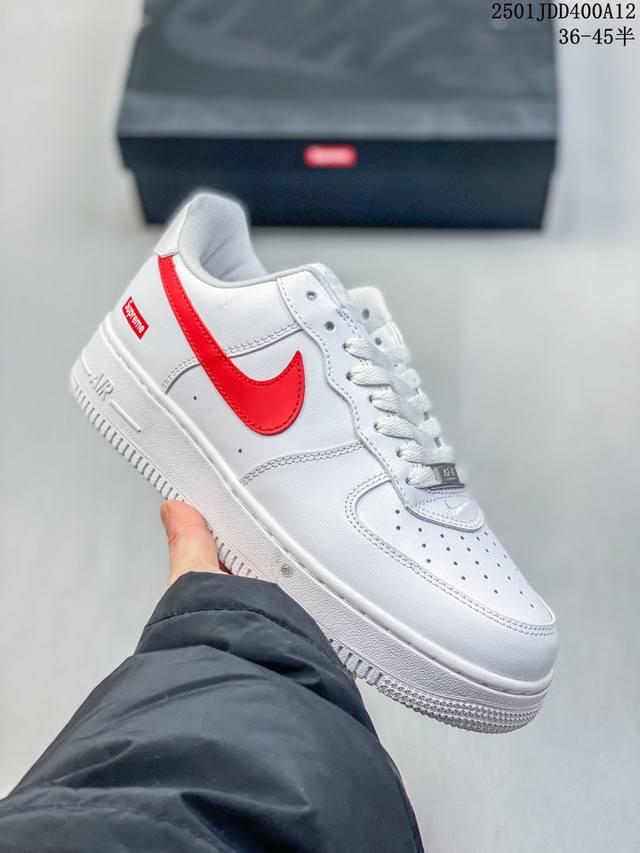 公司级带半码 简介：耐克Nike Air Force 1 Low 空军一号 低帮百搭休闲运动板鞋。柔软、弹性十足的缓震性能和出色的中底设计，横跨复古与现代的外型