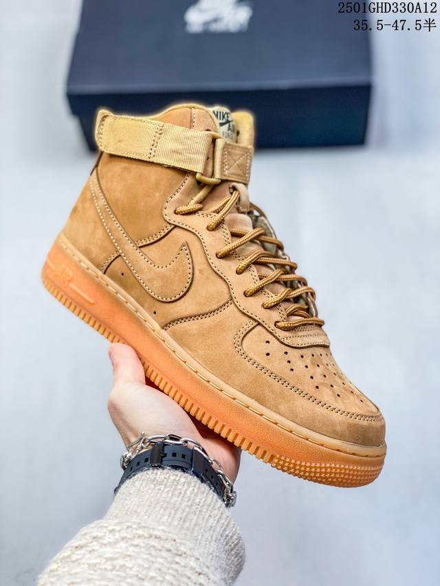 公司级带半码 简介：耐克Nike Air Force 1 Low 空军一号 低帮百搭休闲运动板鞋。柔软、弹性十足的缓震性能和出色的中底设计，横跨复古与现代的外型