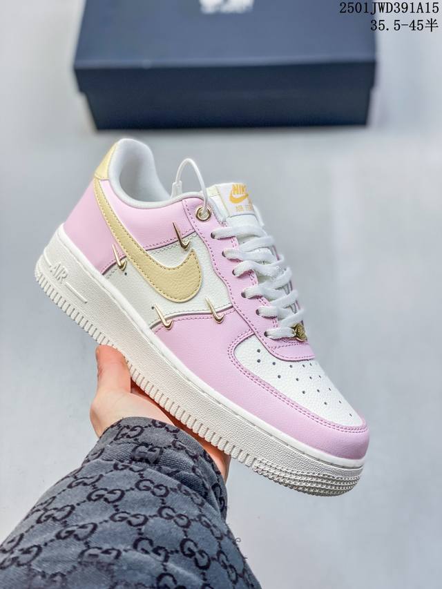 Nike Af1 耐克空军一号 Fa1系列透气孔设计 提供出众透气表现 泡棉鞋底搭载内嵌式 Air 缓震系统 无痕橡胶外底具备出色抓地力与耐穿性 鞋口衬垫技术