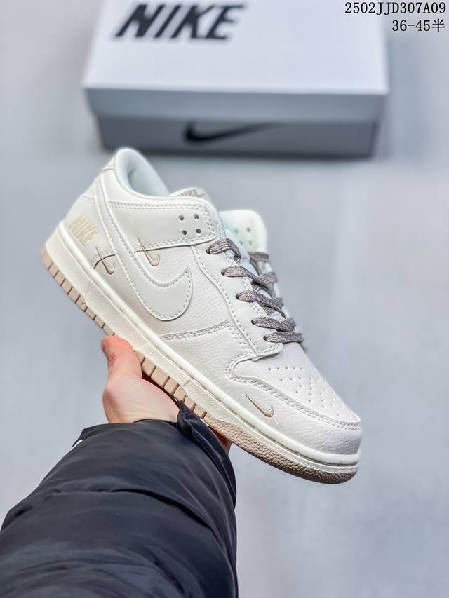 真标 耐克Nike Dunk Low 板鞋 Sb系列经典百搭休闲运动板鞋加厚鞋舌的填充，使舒适性大大提升，同时也更方便穿脱中底部分则加入了脚感柔软舒适Zooma