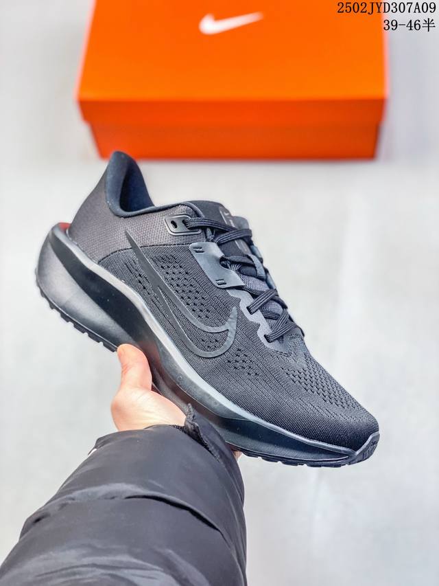 公司级Nike Quest 6极速6代网面透气 时尚休闲跑步鞋 简约高科技设计采用多层材料，为双足带来凉爽感受和稳固体验时尚鞋面搭配中足包覆设计，提供稳固贴合感 - 点击图像关闭