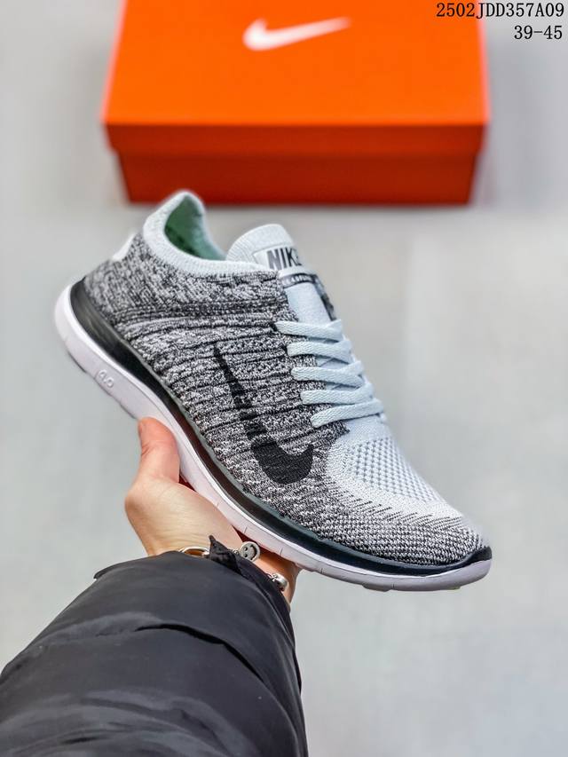 Nike Free Run 4.0耐克 赤足4.0 蓝橙 可回收材料轻便透气运动跑步鞋 类似袜子的Nike Free Run 4.0由至少20%的可回收材料制成