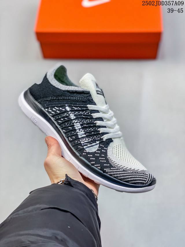 Nike Free Run 4.0耐克 赤足4.0 蓝橙 可回收材料轻便透气运动跑步鞋 类似袜子的Nike Free Run 4.0由至少20%的可回收材料制成