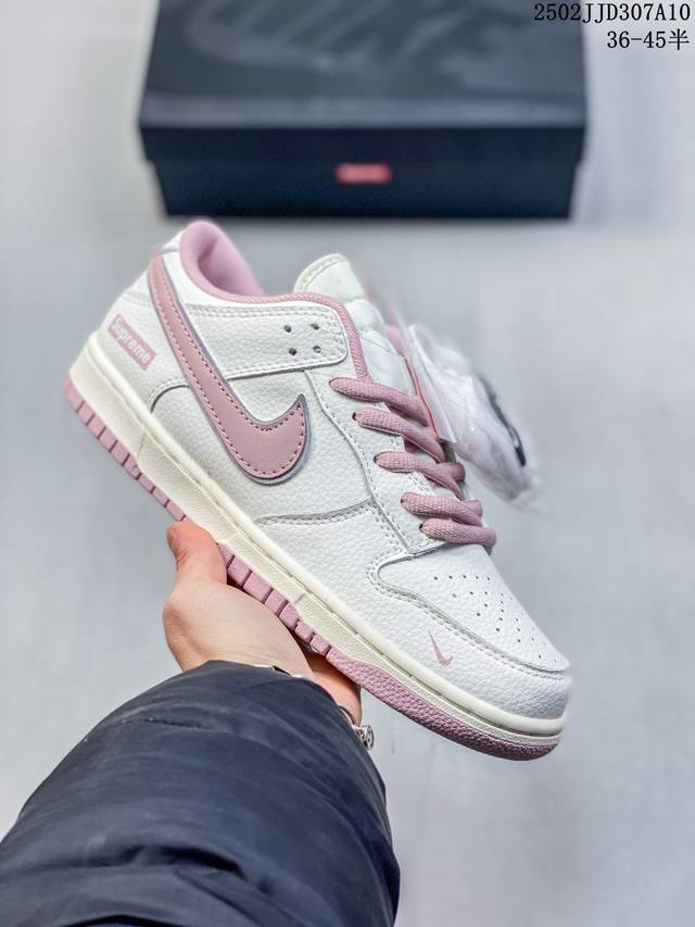 真标 耐克Nike Dunk Low 板鞋 Sb系列经典百搭休闲运动板鞋加厚鞋舌的填充，使舒适性大大提升，同时也更方便穿脱中底部分则加入了脚感柔软舒适Zooma