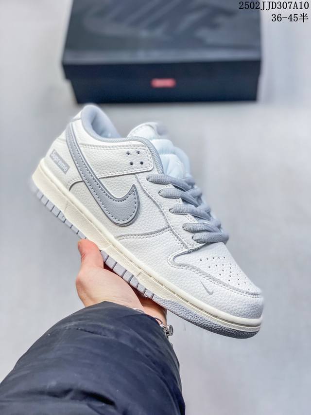 真标 耐克Nike Dunk Low 板鞋 Sb系列经典百搭休闲运动板鞋加厚鞋舌的填充，使舒适性大大提升，同时也更方便穿脱中底部分则加入了脚感柔软舒适Zooma