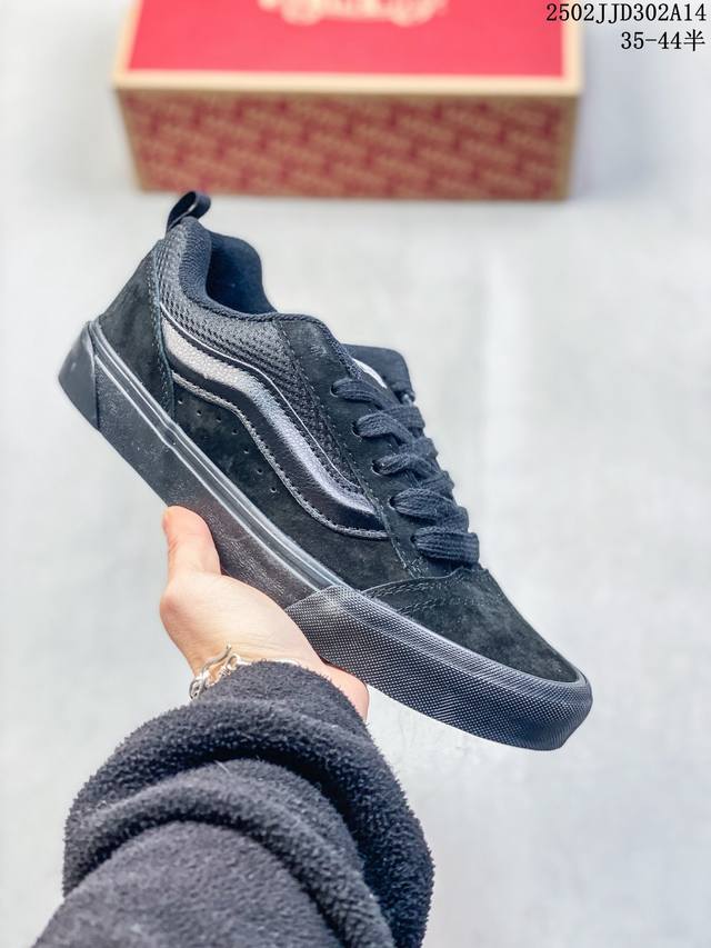 公司级Vans Classics Knu Skool 苏格兰格纹拼接 厚鞋舌面包鞋 Vans联名超火的土豆鞋，复古经典，鞋头放大、包边上移加厚、鞋舌加厚。Van