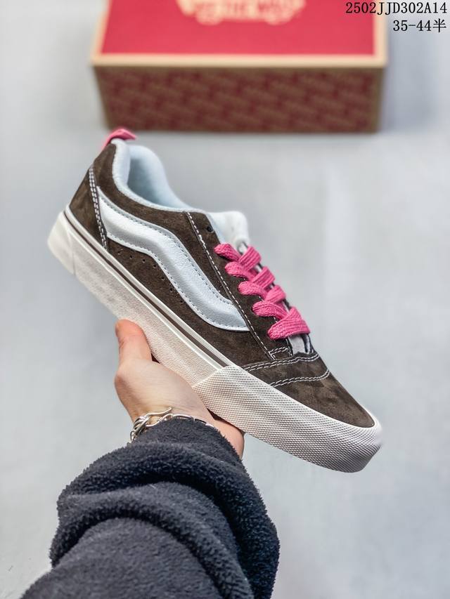 公司级Vans Classics Knu Skool 苏格兰格纹拼接 厚鞋舌面包鞋 Vans联名超火的土豆鞋，复古经典，鞋头放大、包边上移加厚、鞋舌加厚。Van - 点击图像关闭