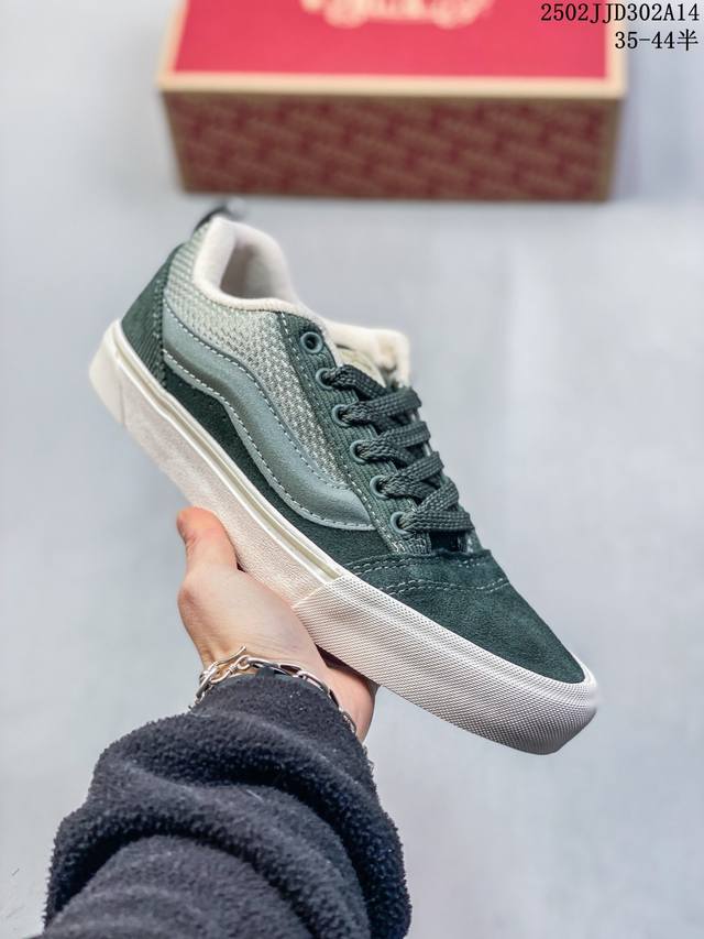 公司级Vans Classics Knu Skool 苏格兰格纹拼接 厚鞋舌面包鞋 Vans联名超火的土豆鞋，复古经典，鞋头放大、包边上移加厚、鞋舌加厚。Van