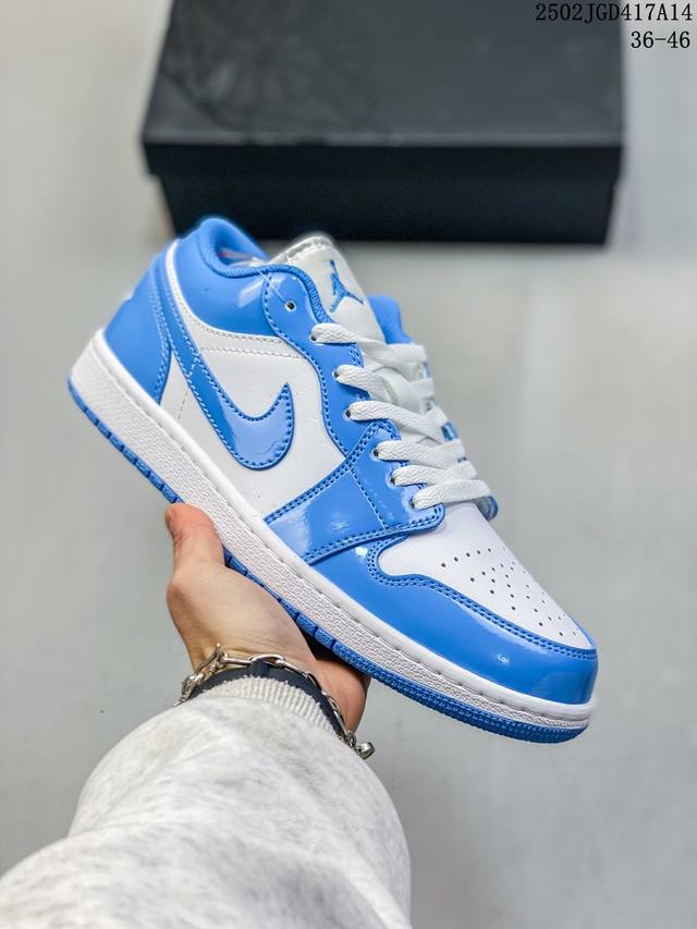 Air Jordan 1 Low Aj1乔1低帮休闲板鞋 同步官方配色 原档冲孔鞋头 正确满胶鞋垫 四线拉帮 原厂织唛标 鞋舌高弹海绵填充。 Size：35.5