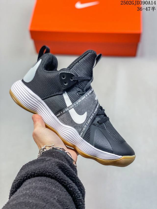 Nike React Hyperset 耐克 低帮 黑白生胶 织物防滑支撑轻便减震低邦训练鞋 耐克React Hyperset可为您在室内球场上打篮球，排球，羽