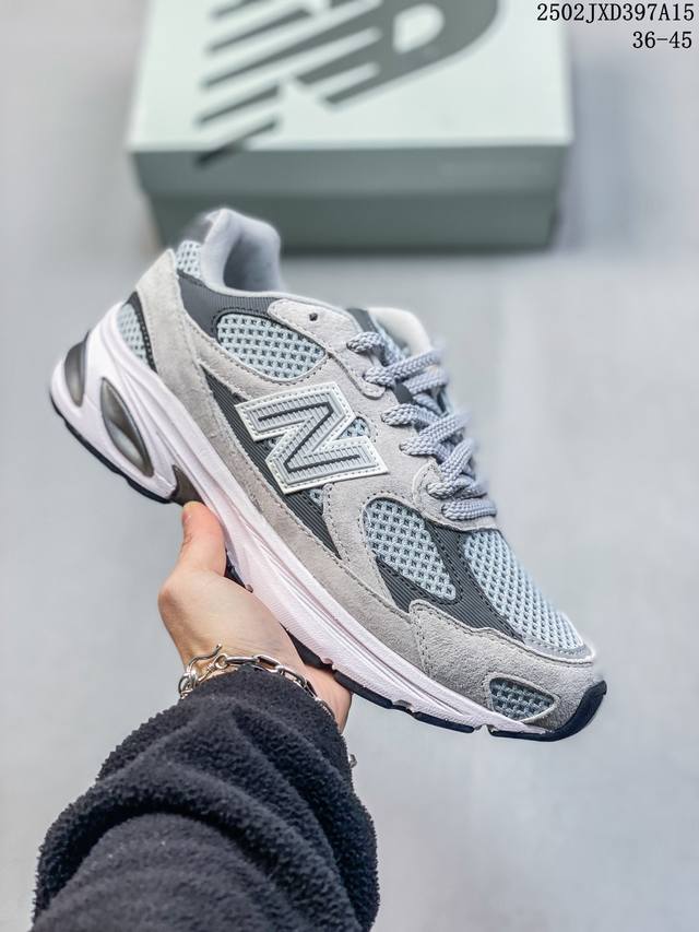 简介：真标New Balance M2010系列 新百伦 复古老爹风网布跑步休闲运动鞋 新百伦经典配色 沿袭了面世之初的经典科技 以Encap中底配以升级版 N