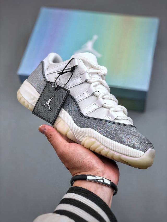 Air Jordan 11 Low Aj11乔11 Cny 蛇年限定 撕撕乐 新货无氧化 原楦原档案数据开模打造 原厂中底拉帮钢印 原厂漆皮 防冻不开裂 头层皮