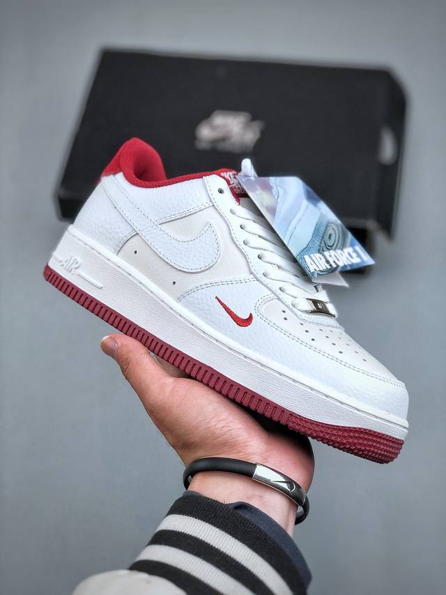 Nike Air Force 1' 07 白红小勾 原楦头原纸板 打造纯正空军版型 专注外贸渠道 全掌内置蜂窝气垫 #原盒配件 原厂中底钢印、拉帮完美 货号：H