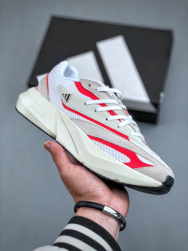 Adidas Lightblaze 白灰红 减震专业跑步鞋 冲向目标，一路向前，不断挑战和突破自我无论是平时训练还是马拉松，让这款Adidas跑步鞋伴你畅快开跑