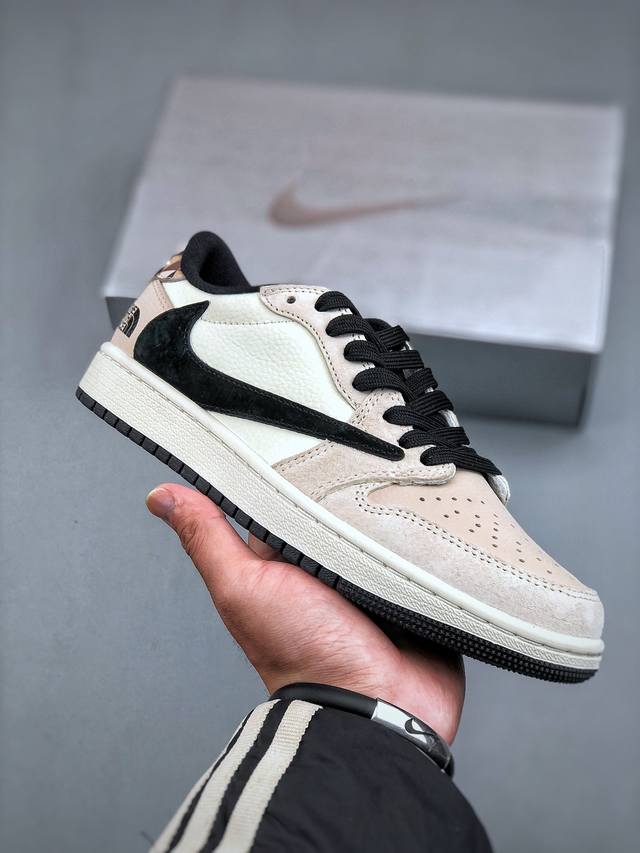 Travis Scott X Nike Air Jordan 1 Low X The North Face Air Jordan 1 Low 反转米黑翻毛倒钩