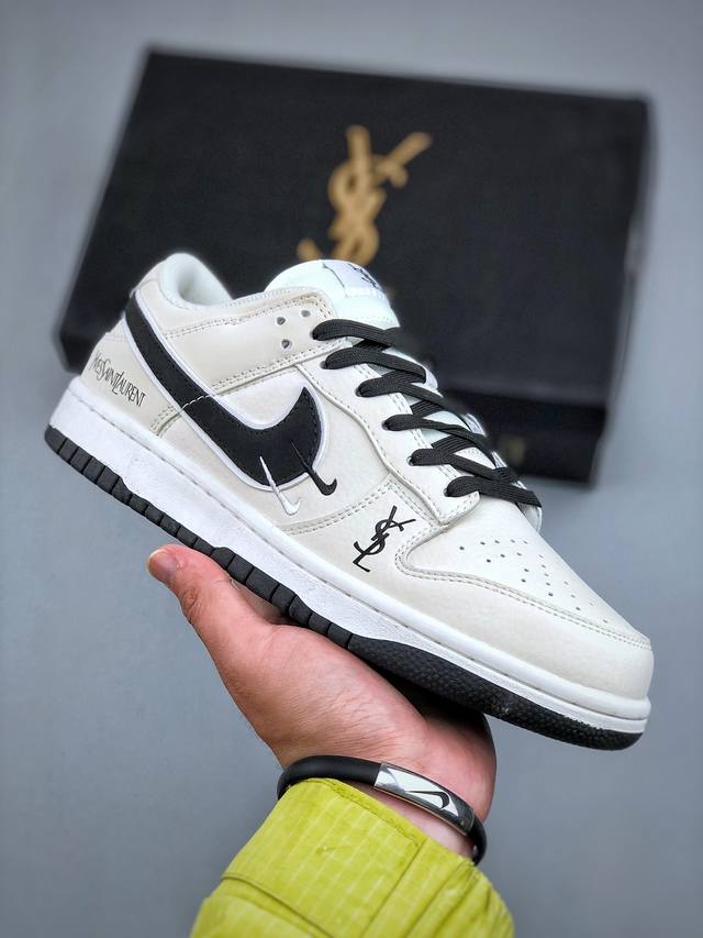 Nike Sb Dunk Low 圣罗兰联名白黑三钩 独家版型蒸餾加工帶來的是更好的视觉和脚感体验 清洁度 电绣工艺 皮料切割干净无任何毛边 细节完美 官方货号