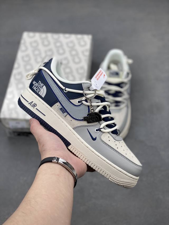 海外限量发售！公司级Nike Air Force 1 '07 Low “北面联名 灰蓝双拼抽绳”空军一号 低帮 运动鞋 休闲鞋 折边针车 工艺难度大 原楦头原纸