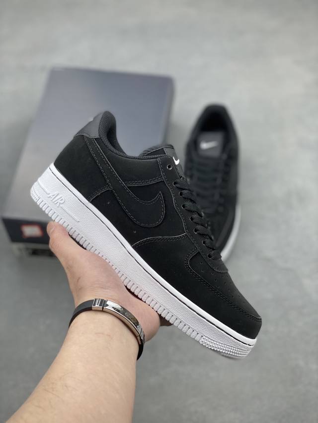 Nike Air Force 1' 07 原楦头原纸板 打造纯正空军版型 专注外贸渠道 全掌内置蜂窝气垫 #原盒配件 原厂中底钢印、拉帮完美 货号：Dq857