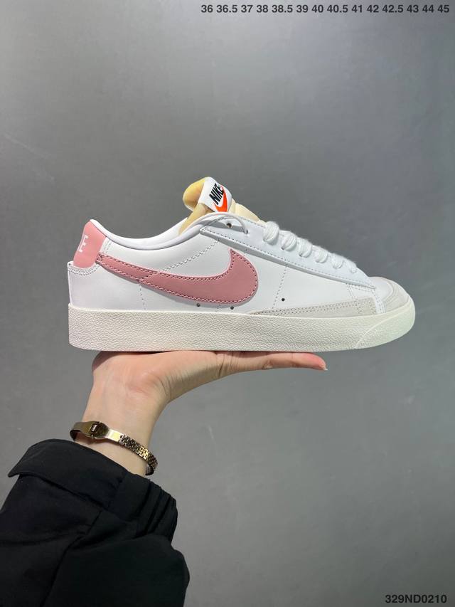 Nike Blazer Low ‘77 Jumbo 百搭单品 全新焕新升级经典 Blazer 鞋款，大号 Swoosh 突出新时代更加张扬的潮流感，对经典的又一