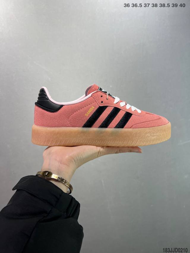 公司级Adidas Samba Xlg 百搭单品 舒适百搭 潮流增高低帮板鞋 全新的设计Samba Xig 加大加厚的鞋型设计 妥妥的时下流行面包鞋 鞋头麂皮加