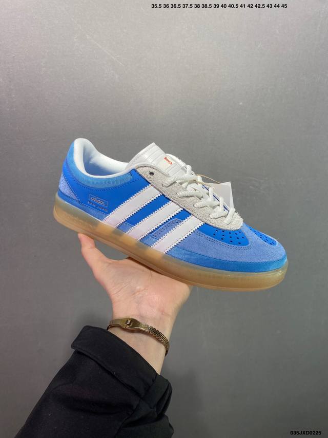 公司级Bad Bunny X X Adidas Originals Gazelle Indoor板鞋 联名T字德训鞋 蓝白灰生胶 货号：If9734 尺码36-