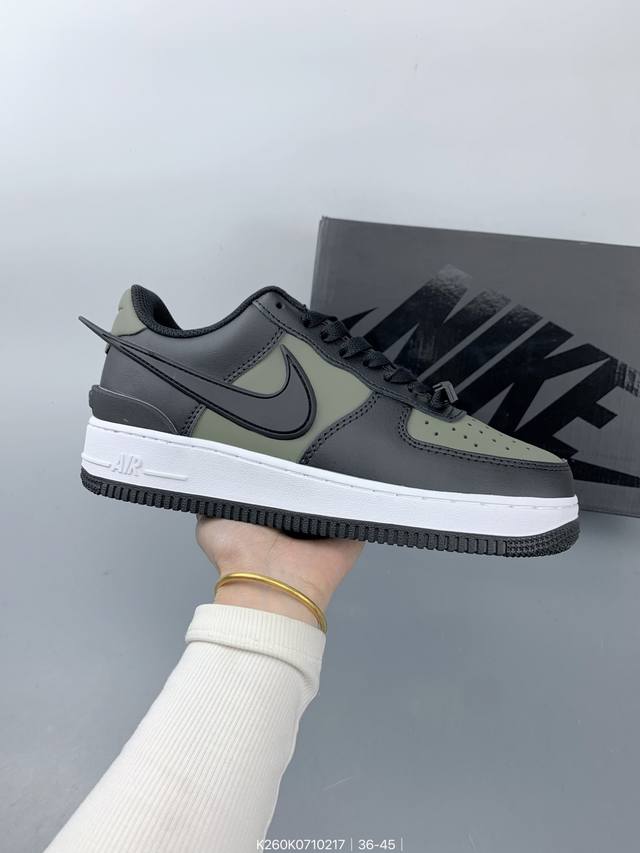 Ambush X Nk Air Force 1‘07 Low ”Phantom“ 联名款 空军一号低帮休闲板鞋 #鞋款鞋身以及内衬均采用了纯色皮革打造，标志性的