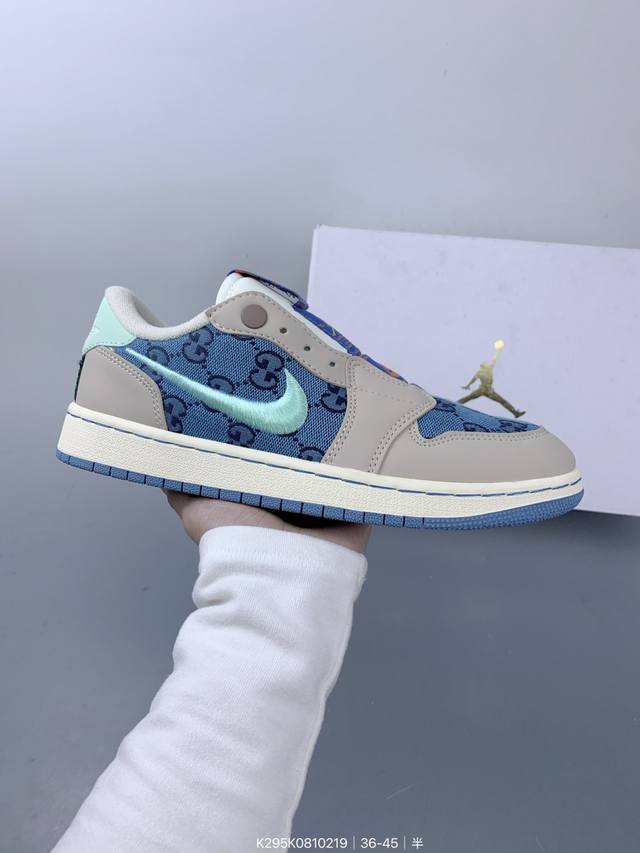 公司级Air Jordan 1 Low Slip Shadow 全新配色 刺绣勾 解构风 乔丹篮球鞋系列 这款特别版采用无鞋带设计 容易穿脱 更有独特刺绣Swo