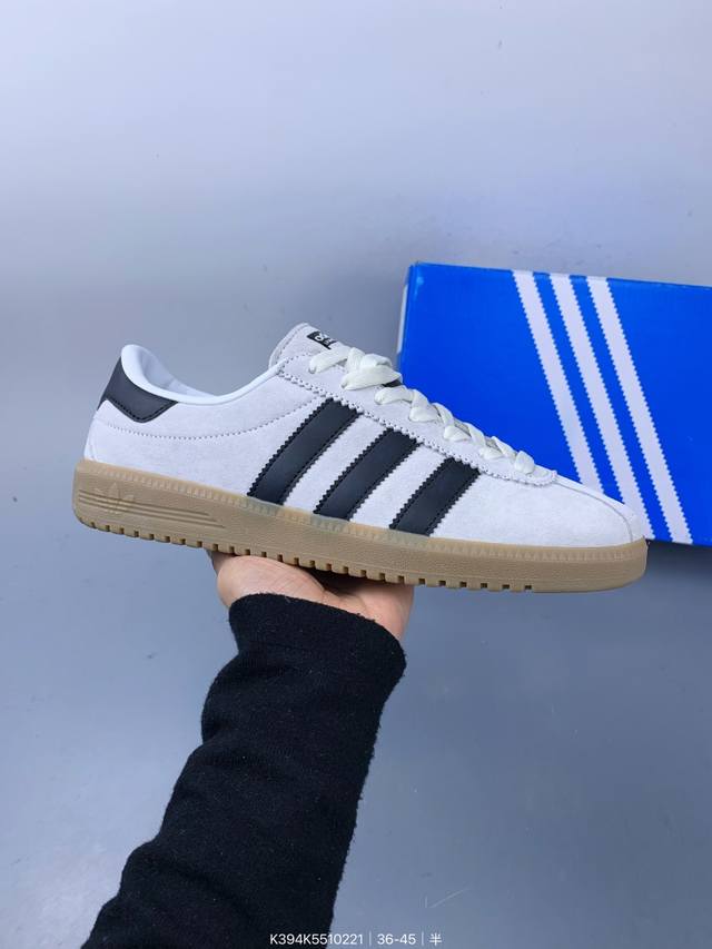 阿迪达斯Adidas Originals Gazelle Indoor 三叶草复古防滑耐磨低帮板鞋 鞋款采用柔软的绒面革和耐用的皮革衬里融合在橡胶外底上！ Si