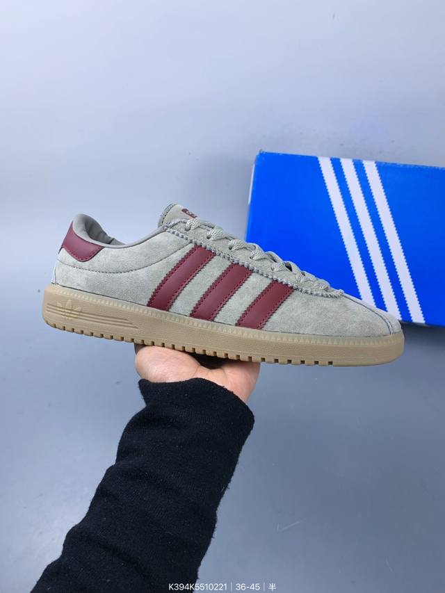 阿迪达斯Adidas Originals Gazelle Indoor 三叶草复古防滑耐磨低帮板鞋 鞋款采用柔软的绒面革和耐用的皮革衬里融合在橡胶外底上！ Si