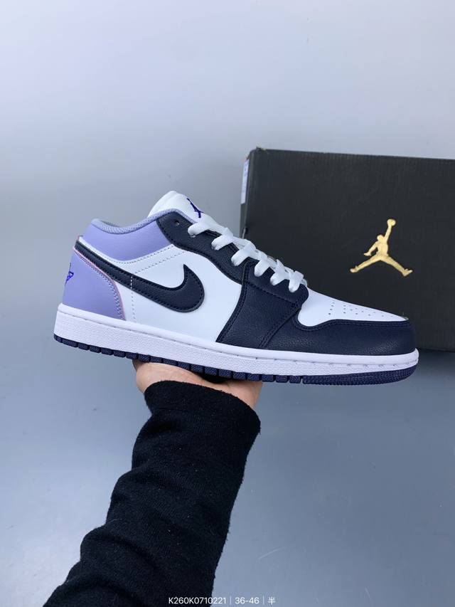 Air Jordan 1 Low 低帮 黑白灰 Aj1 乔丹1代 Aj1 乔1 低邦 黑白灰 男女同款 乔丹篮球鞋系列 整双鞋选用白黑灰配色示人并辅以皮质鞋面，