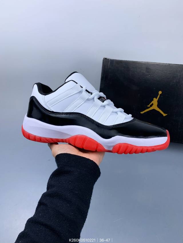 Air Jordan 11 Cherry Aj11 乔丹11代 Aj11 乔11 白红 乔丹篮球鞋系列 整双鞋以白红色为主调，红色的漆皮搭配白色的尼龙和皮革鞋面