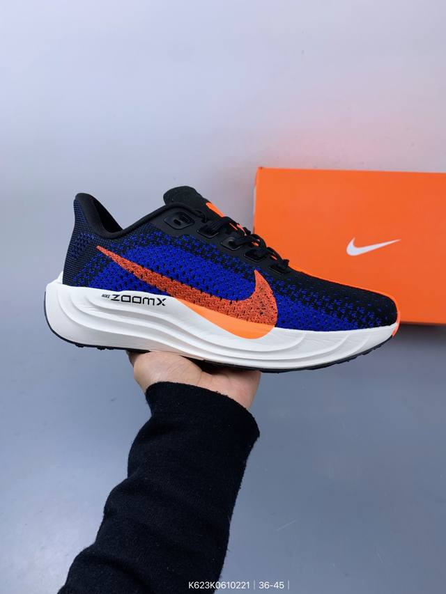 公司级升级原楦原纸版数据开发 采用弹性 Flyknit 飞织鞋面材质 内里嵌入定型海绵 全掌型 Zoomx 泡绵中底 外置防滑耐磨橡胶底片竞训神鞋飞马Plus回