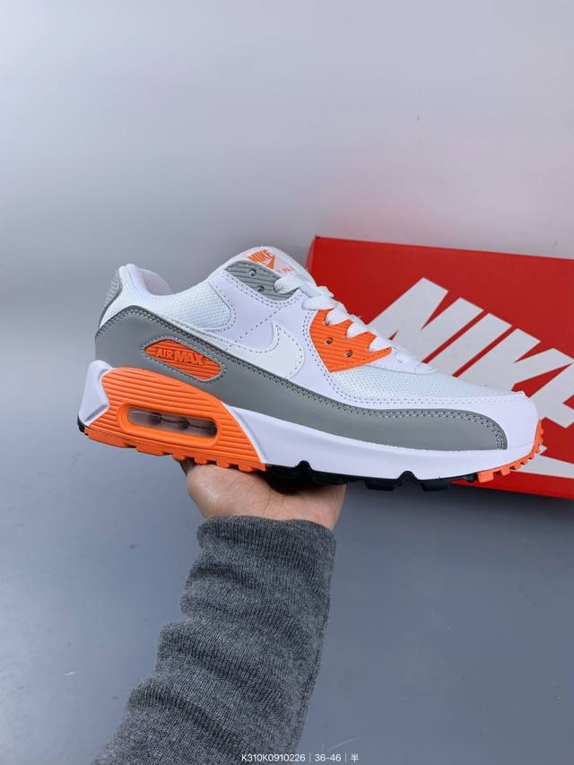 公司级耐克Nike Air Max 90 经典复古小气垫缓震跑鞋 鞋面由皮和革织物打造，犀利的条线打造出酷劲十的足视觉效果 网布鞋增面强透气性，穿着为极舒适 经