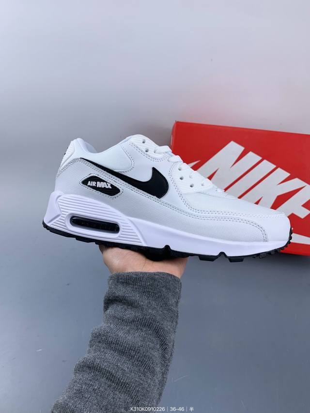 公司级耐克Nike Air Max 90 经典复古小气垫缓震跑鞋 鞋面由皮和革织物打造，犀利的条线打造出酷劲十的足视觉效果 网布鞋增面强透气性，穿着为极舒适 经