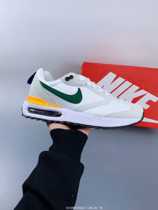 真标耐克Nk Air Max Dawn 黎明系列低帮气垫百搭休闲运动慢跑鞋 采用柔软翻毛皮和透气梭织材料打造利落鞋面 中底和鞋跟融入现代感线条设计 兼具复古风格