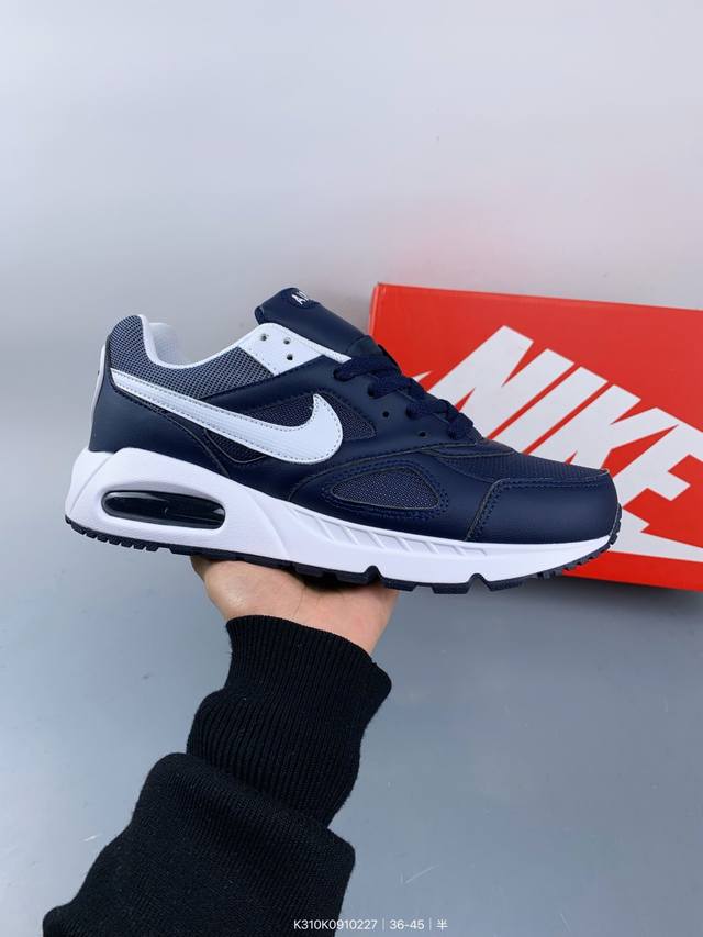 公司级耐克Nike Air Max 90 经典复古小气垫缓震跑鞋 鞋面由皮和革织物打造，犀利的条线打造出酷劲十的足视觉效果 网布鞋增面强透气性，穿着为极舒适 经