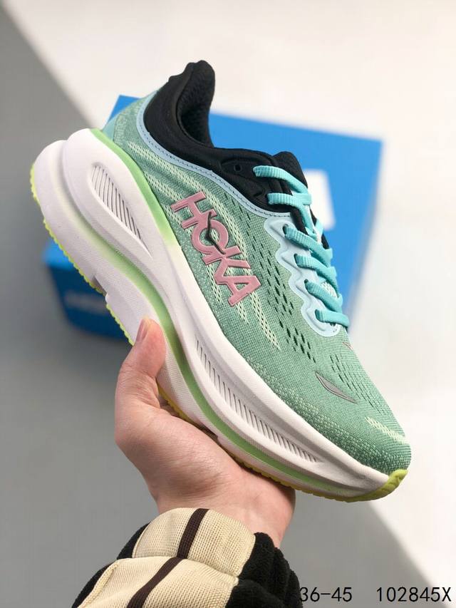 公司级带半码！ Hoka One One Bondi 9 余文乐同款 新款缓震跑鞋 万众期待的Bondi系列终于迎来了更新，作为Hoka缓震跑鞋的杠把子，Bon