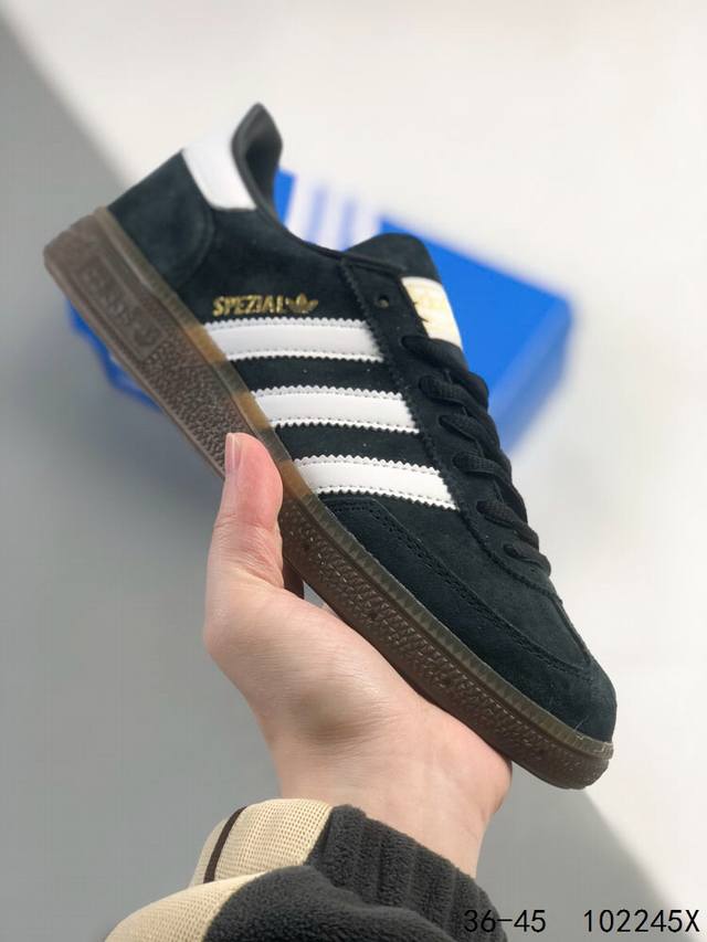 真标带半码！ Adidas Handball Spezial 阿迪达斯经典款 德训复古休闲板鞋 #全鞋采用反毛皮制作 牛筋耐磨大底 承载青春情怀的板鞋 经典三条