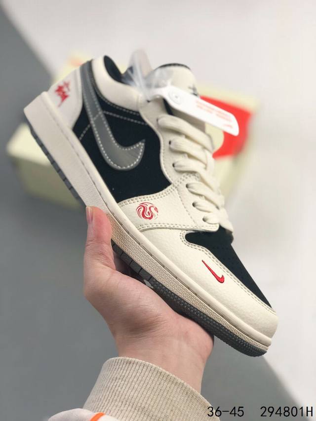 公司级带半码！ 乔丹Air Jordan 1 Low Aj1 Wh 乔1 古驰联名 倒钩 低帮复古文化休闲运动篮球鞋。凭借出色的性能和吸睛的外观， Air Jo