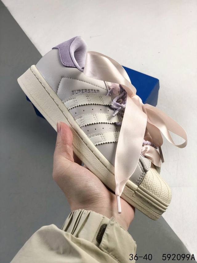 真标带半码！ 阿迪达斯 Adidas Superstar 三叶草 贝壳头系列经典休闲运动板鞋。 Id:592099A